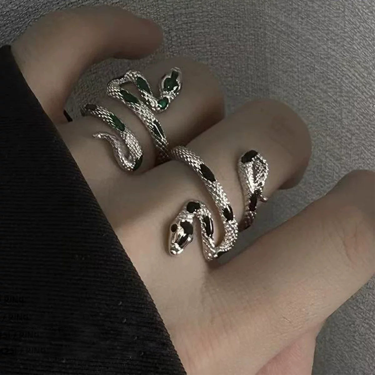 Niche stylesense of design snake-shaped glue ring asymmetrical index finger ring trendy cool snake ring WY8002