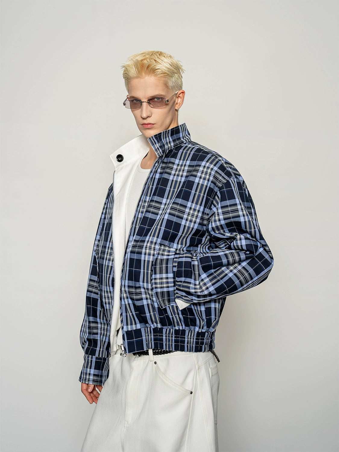 Wear more than one dress, contrasting color plaid, double-sided coat, windproof, waterproof and wide short jacket.