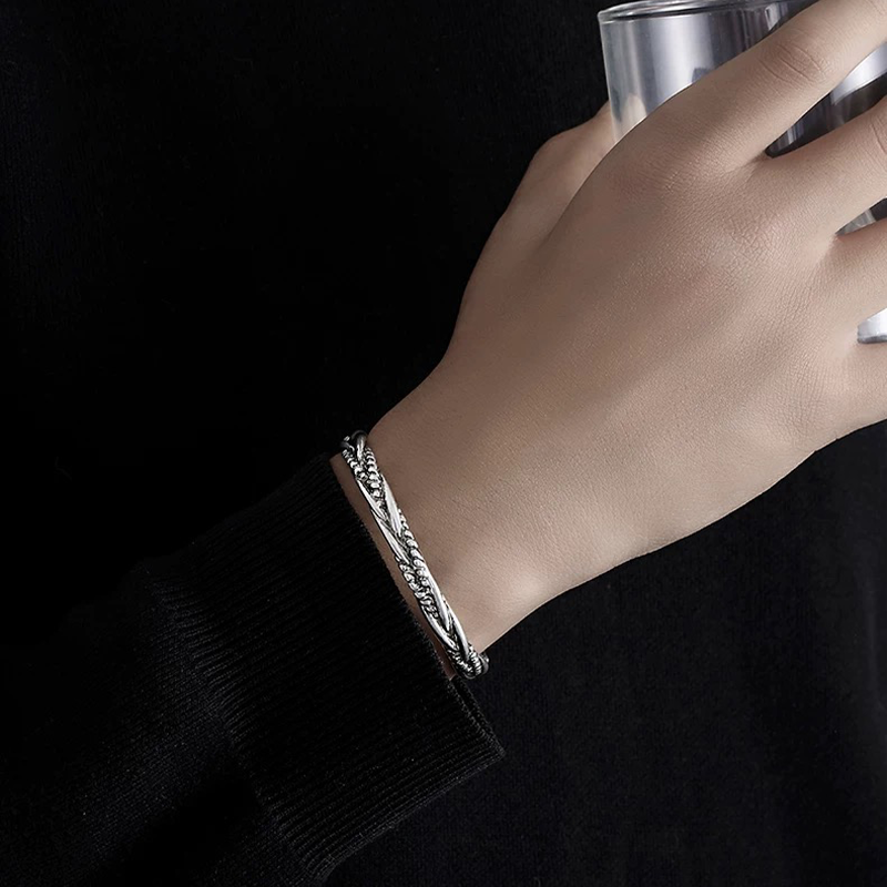 Mobius loop bracelet for men - trendy retro, high-end, niche design, minimalist style, men's bangle WY8011