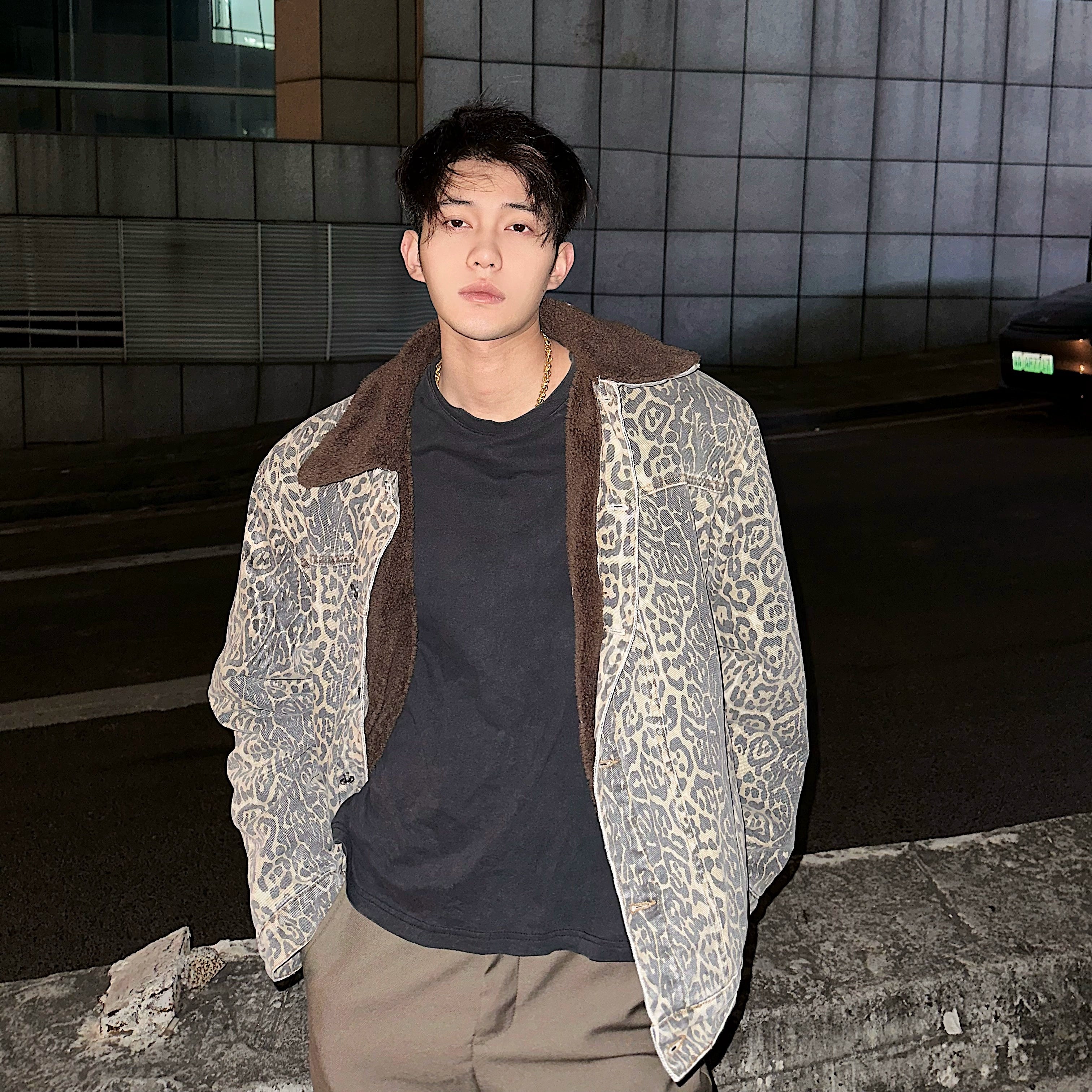 Winter retro washed niche leopard print splicing fleece thickened denim jacket men's trend