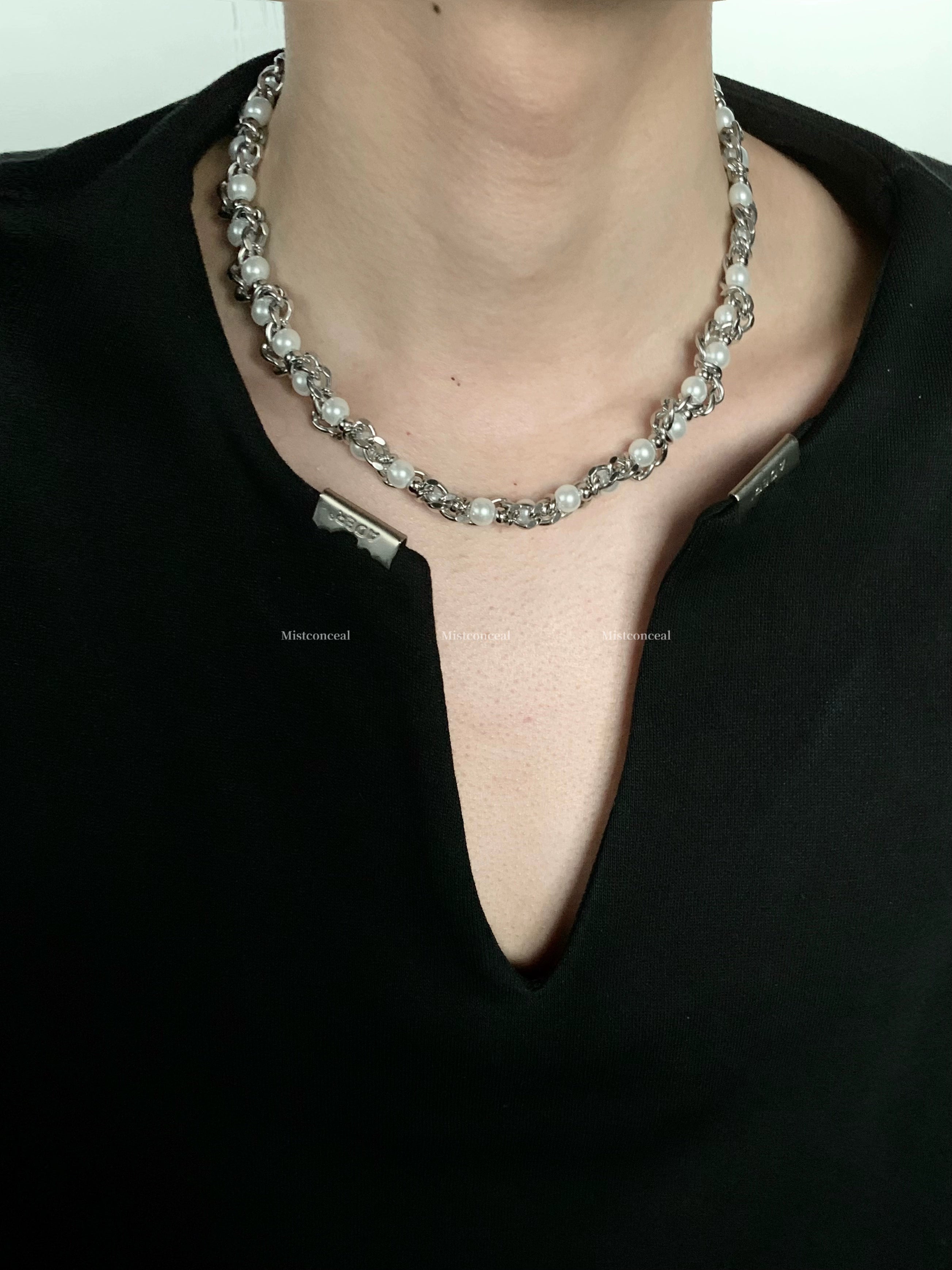 Niche high-end light luxury winding pearl necklace men's steel titanium design trendy accessories collarbone chain