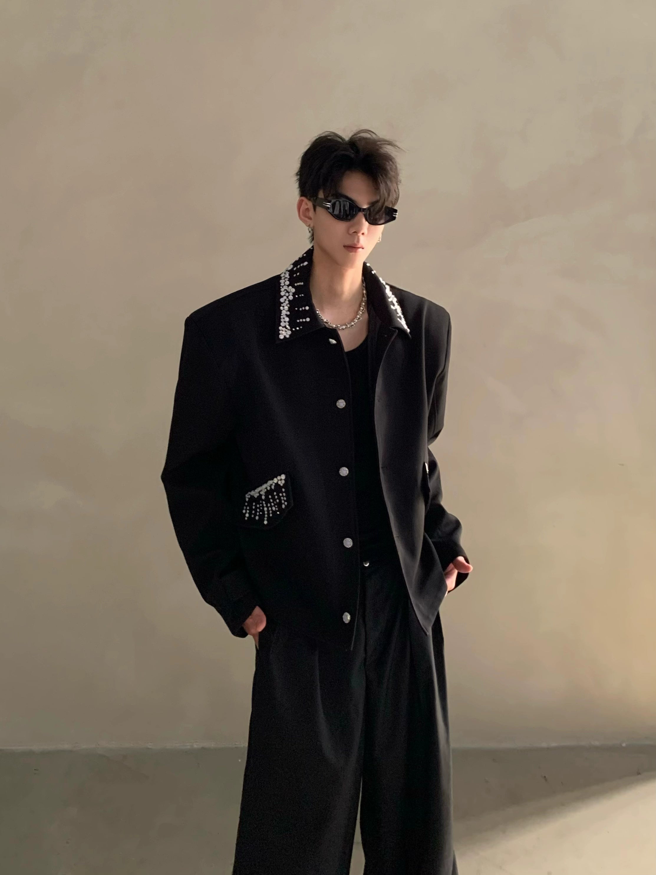 Niche high-end light luxury yuppie hand-sewn sequins shoulder pads short jacket men's ruffian handsome coat tide