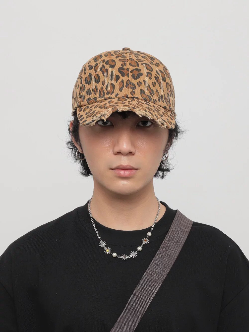 Retro streetwear leopard print baseball cap - distressed, versatile, and subcultural sun hat