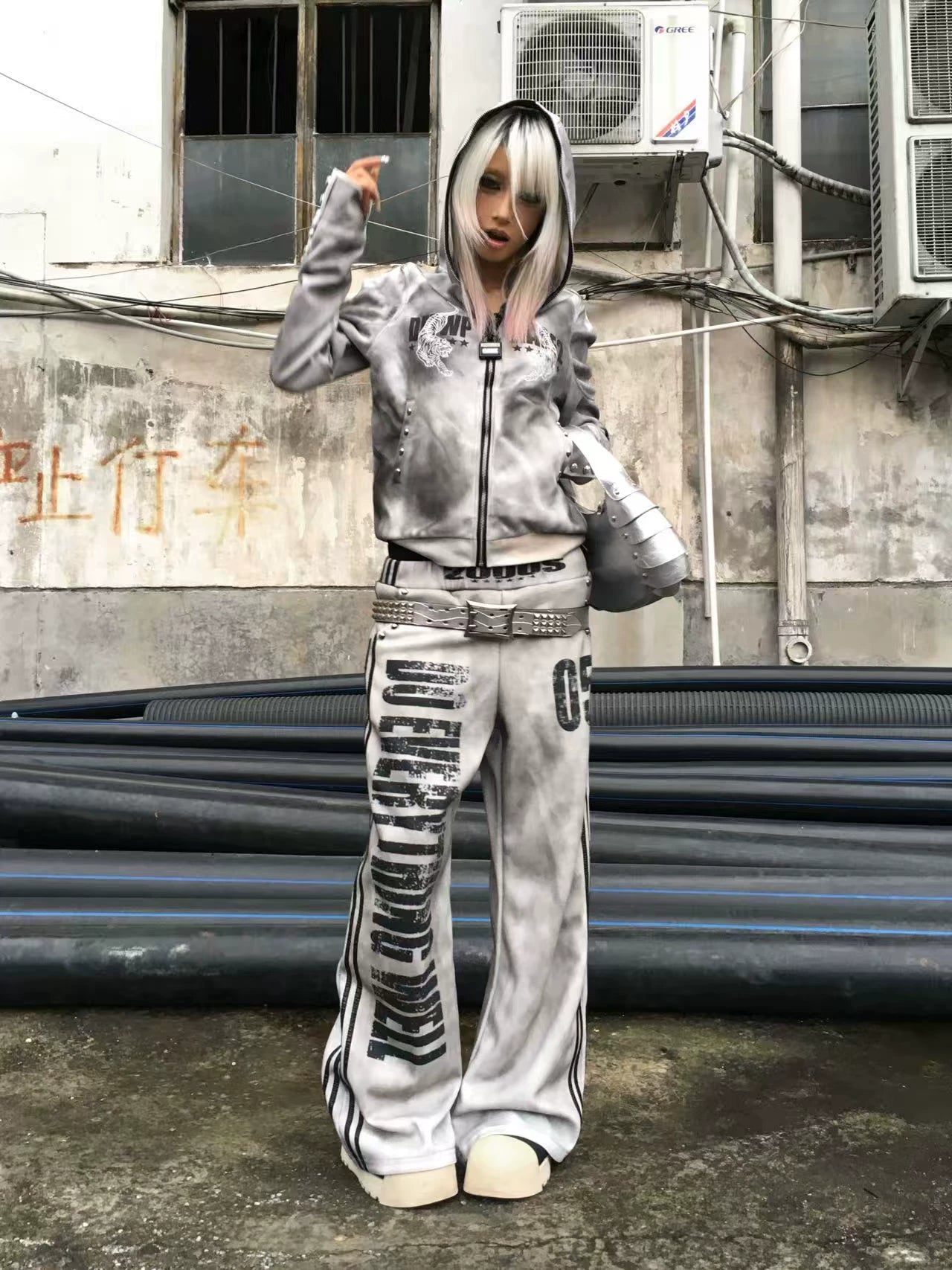 Spring & fallnew arrivaloriginal niche style washed and dirty distressed - double tiger embroidered armor zipper hooded jacket for men and women sinclub7878