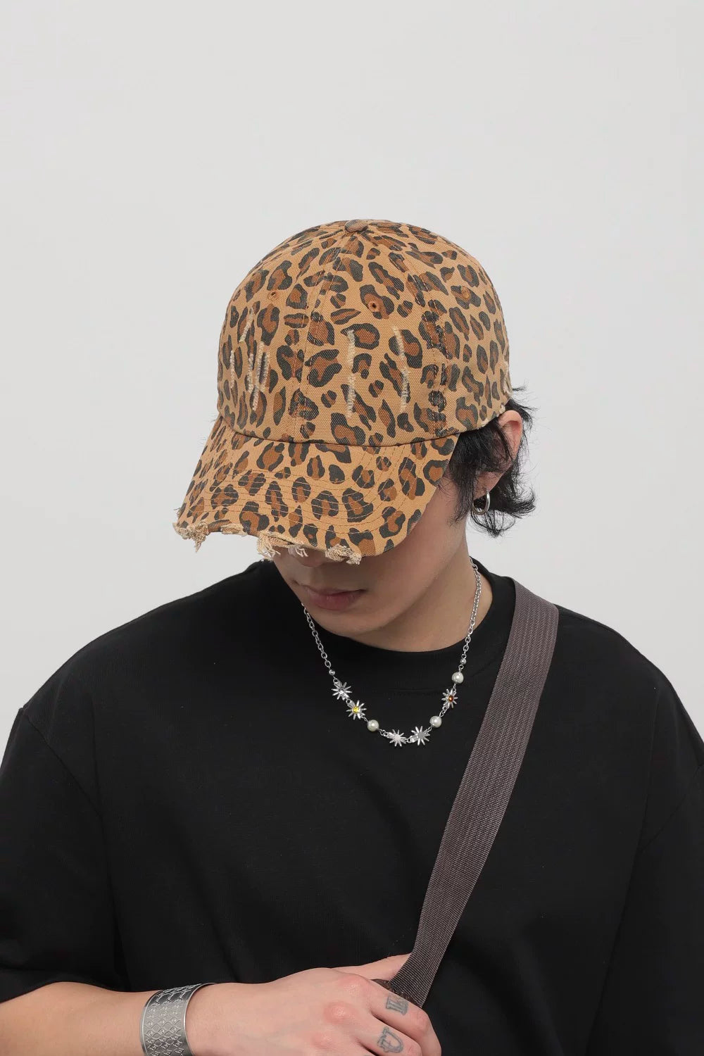 Retro streetwear leopard print baseball cap - distressed, versatile, and subcultural sun hat