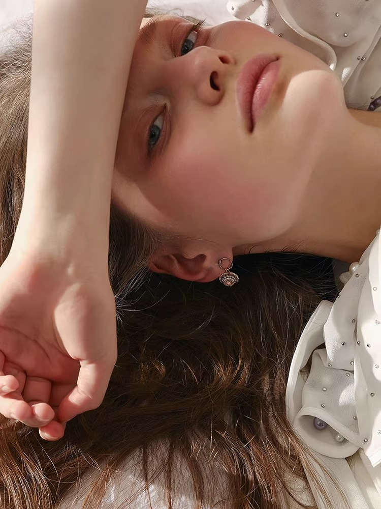 Baroque stud earrings women's French earrings earrings Hong Kong style retro earrings WY024