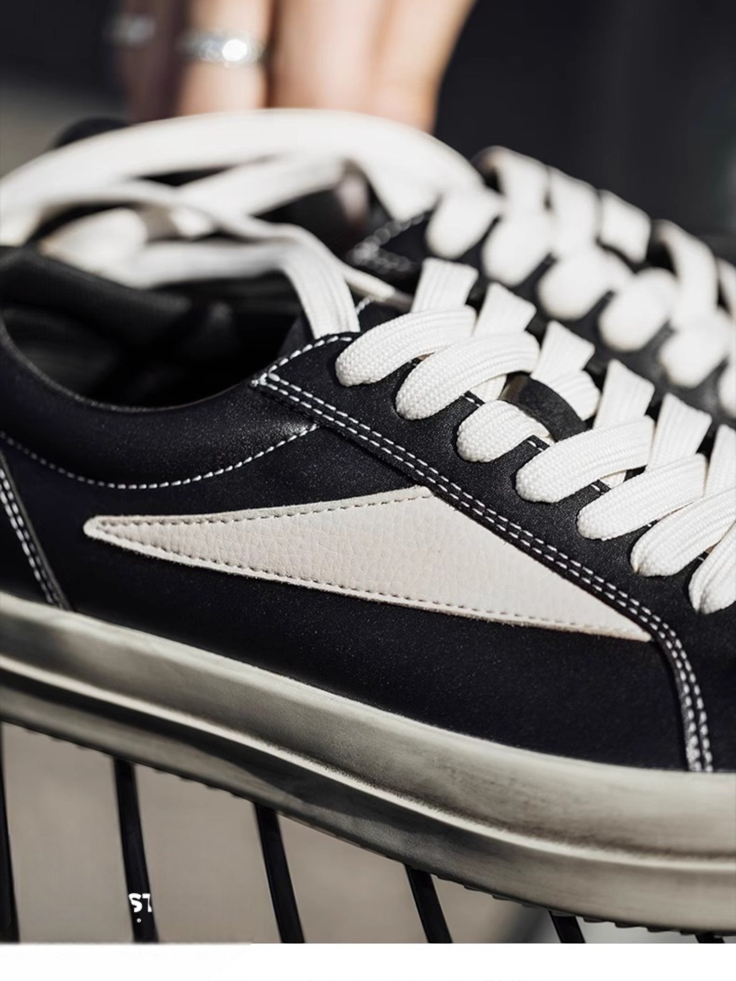 [MRA] VINTAGE BLACK LOW-TOPS st5045